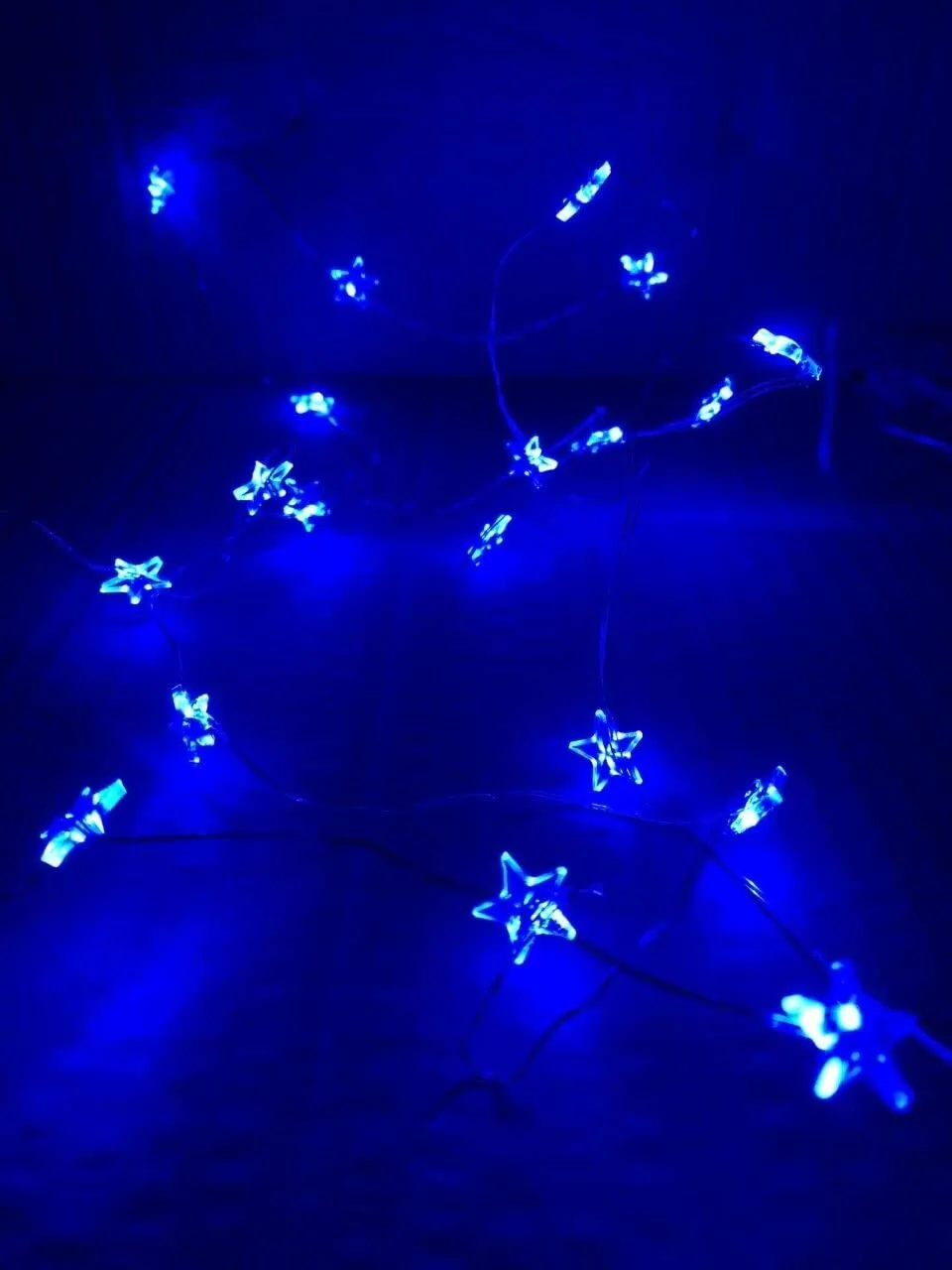 20 Battery Operated LED Stars on a Copper Wire (Blue Stars)