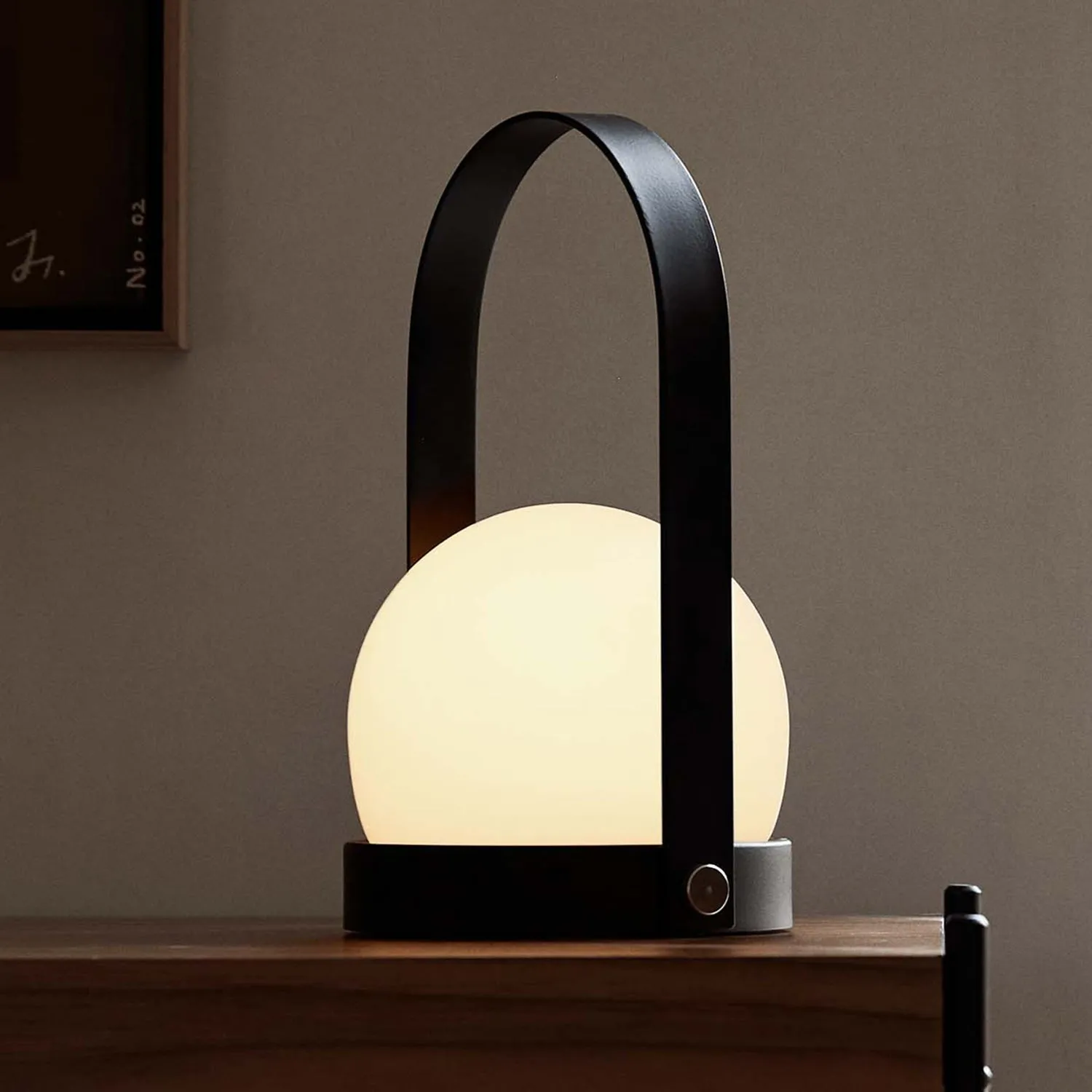 audo copenhagen (menu) | carrie portable table lamp | black v2