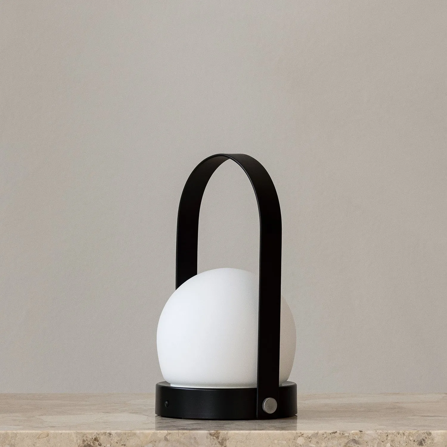 audo copenhagen (menu) | carrie portable table lamp | black v2