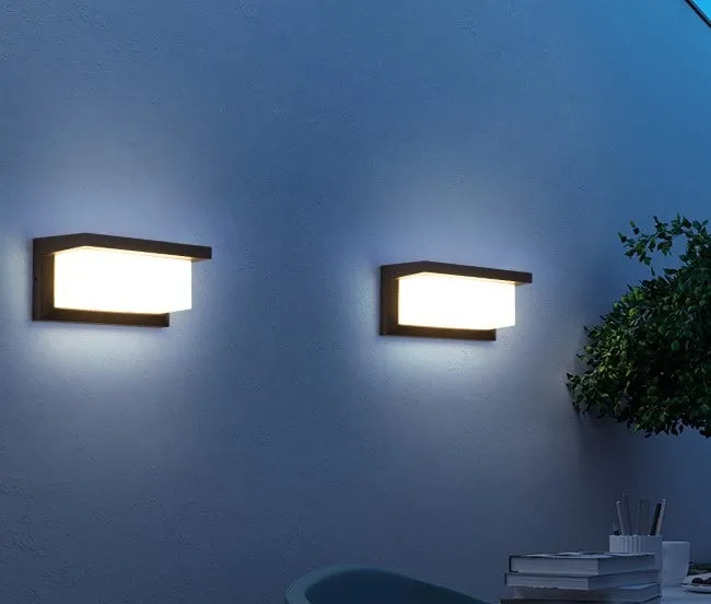 Genati Outdoor Wall Lamp