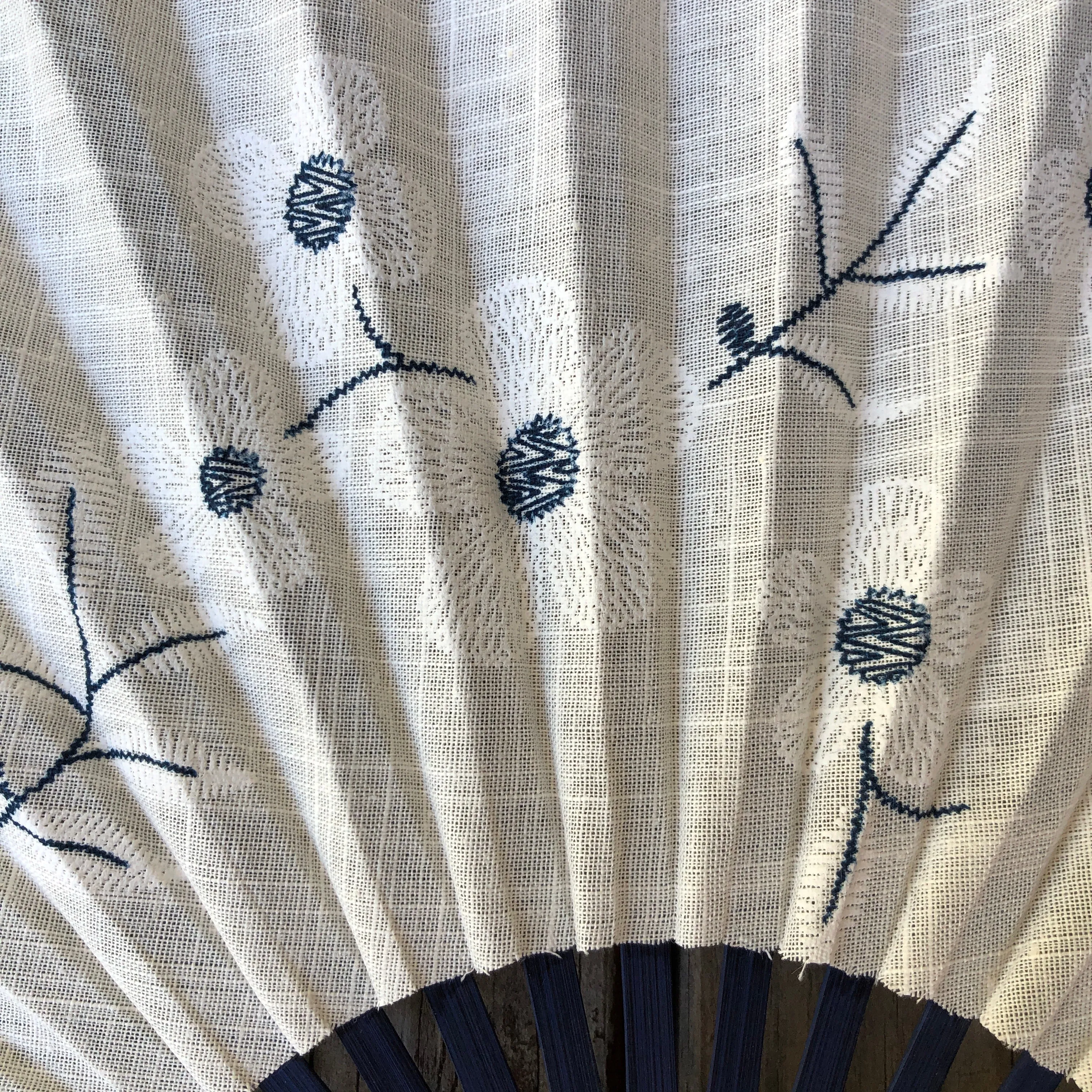 Luxury Linen Fan - Ivory Flowers